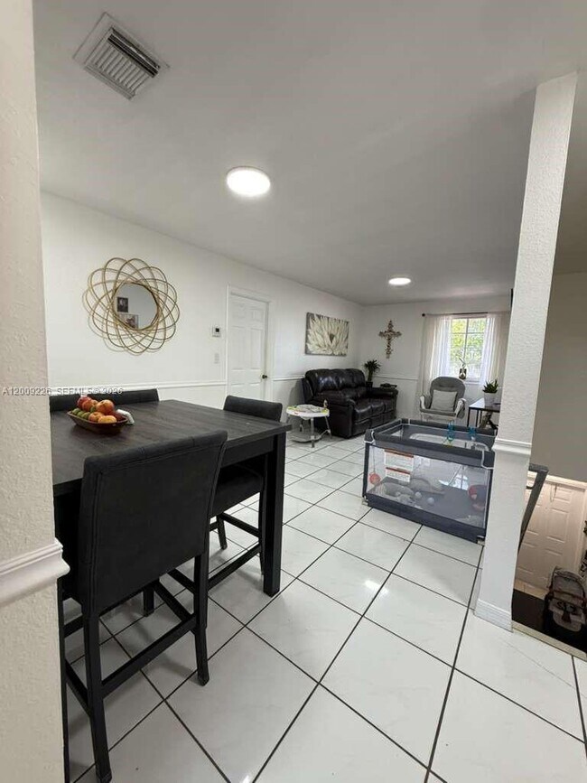 Foto del edificio - 3514 W 76th St