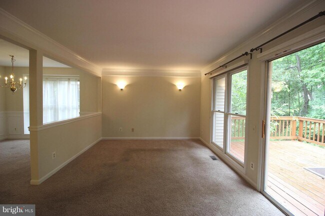 Building Photo - 43804 Laburnum Square