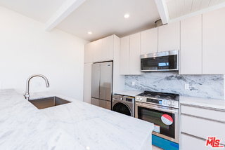 Foto del edificio - 7273 Birdview Ave
