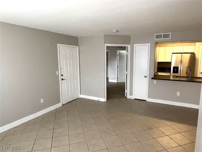 Foto del edificio - 2300 E Silverado Ranch Blvd