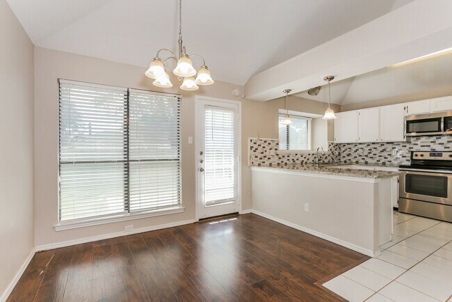 Foto del edificio - 3309 Country Creek Ln