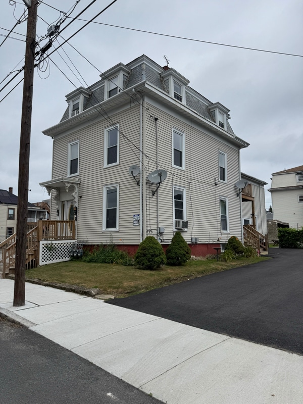 Building Photo - 127 Portland St
