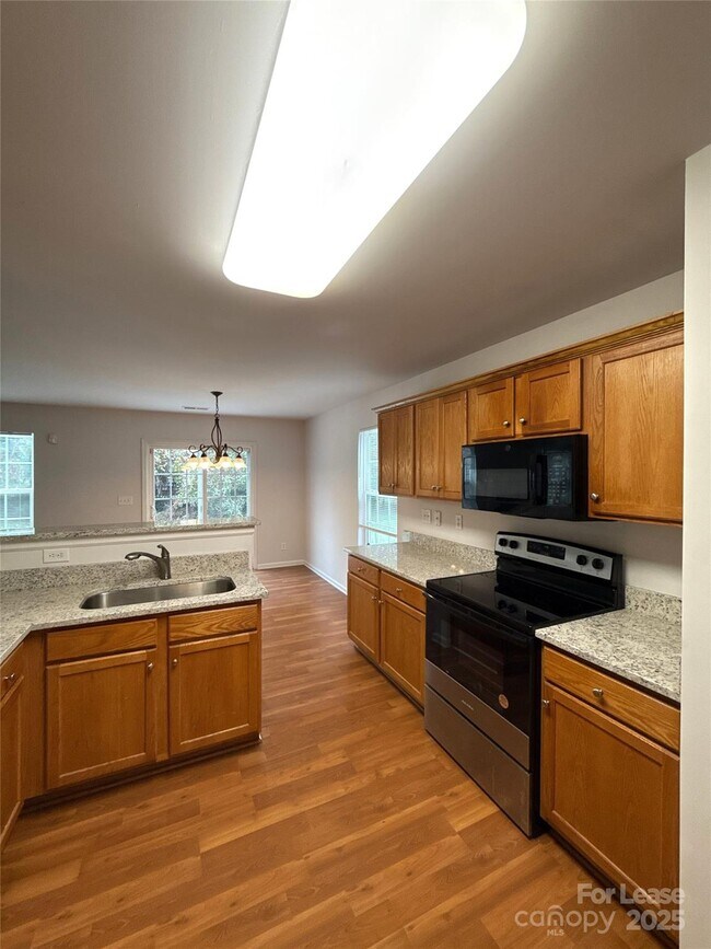 Foto del edificio - 9659 Widespread Ave NW