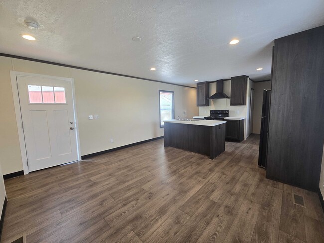 Building Photo - 709 N Collins Fwy