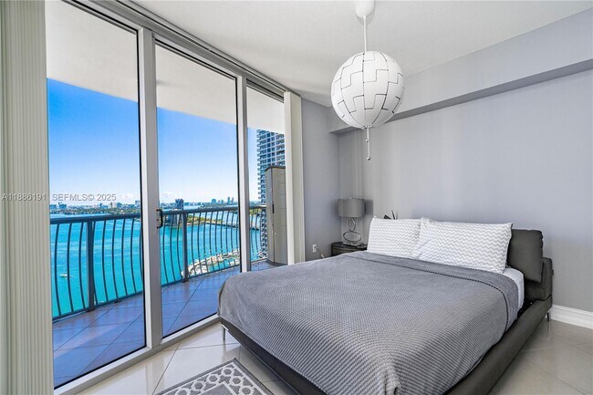 Foto del edificio - 1750 N Bayshore Dr