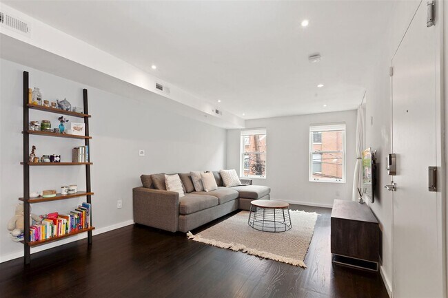Foto del edificio - 227 Montgomery St