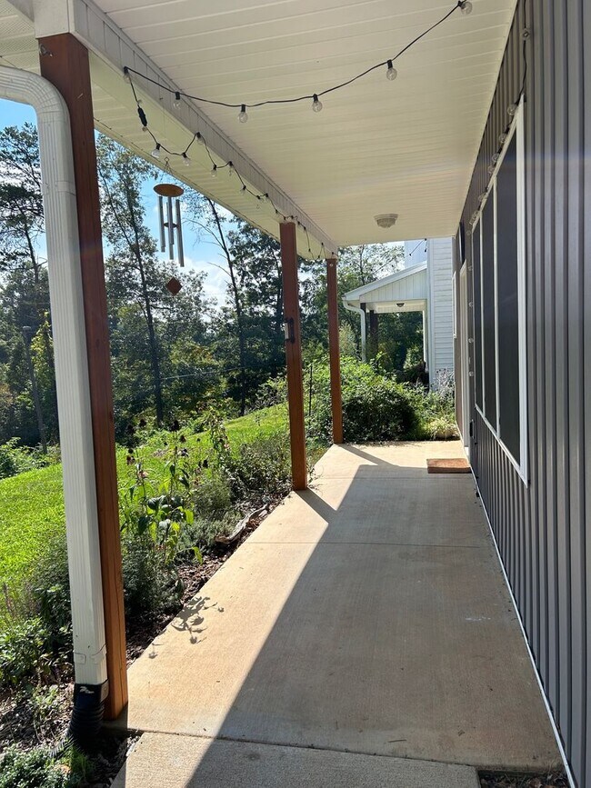 Foto del edificio - West AVL - 3/2 Contemporary Build Ready Now!