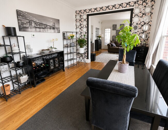 Foto del edificio - 1726 W Carmen Ave
