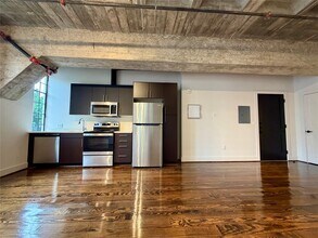 Building Photo - 4411 Dallas St