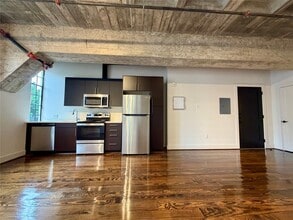 Building Photo - 4411 Dallas St
