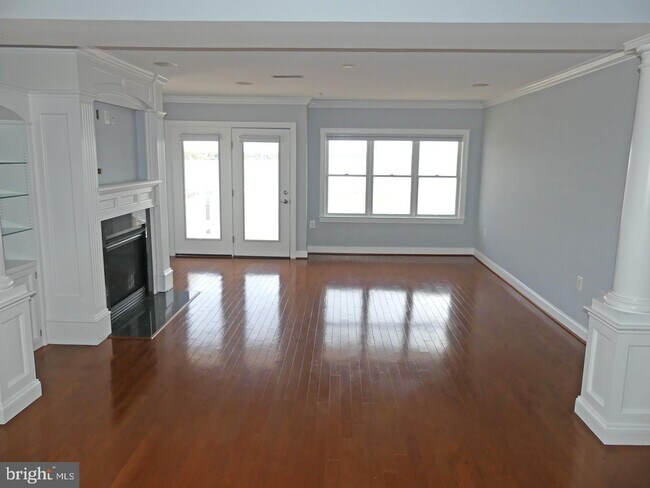 Building Photo - 505 Concord St