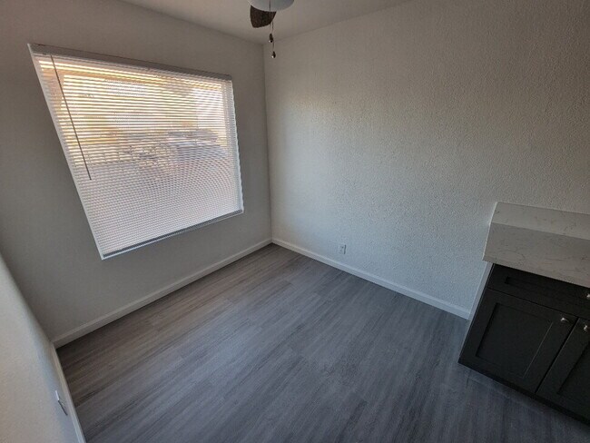 Foto del edificio - "Discover Comfort and Convenience: Spacious 2-Bed, 2-Bath Apartment in Las Vegas!"