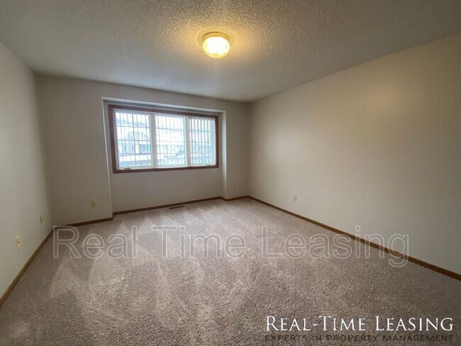 Building Photo - 4068 Meadowlark Curve