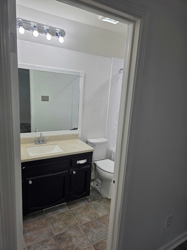 Photo - 2022 Michel Delving Rd Townhome