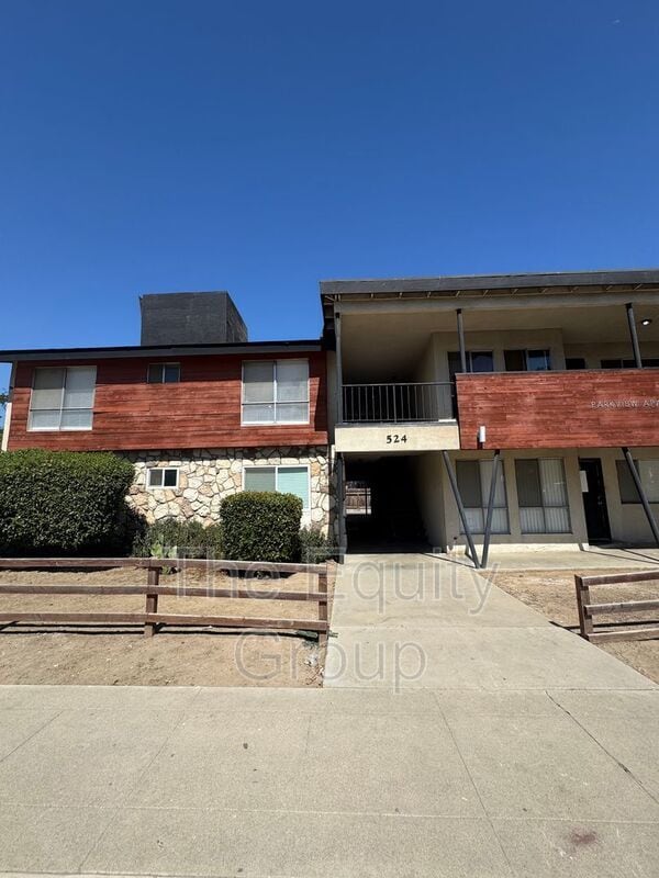 Primary Photo - 524 S Encina St
