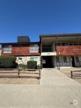 Building Photo - 524 S Encina St