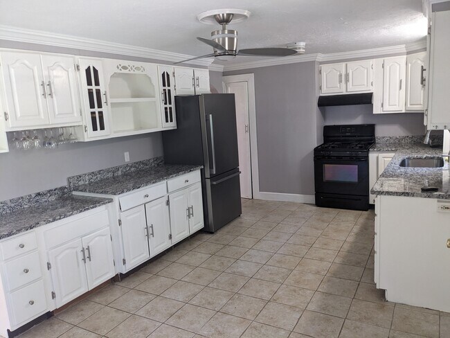 Kitchen - 583 Main St