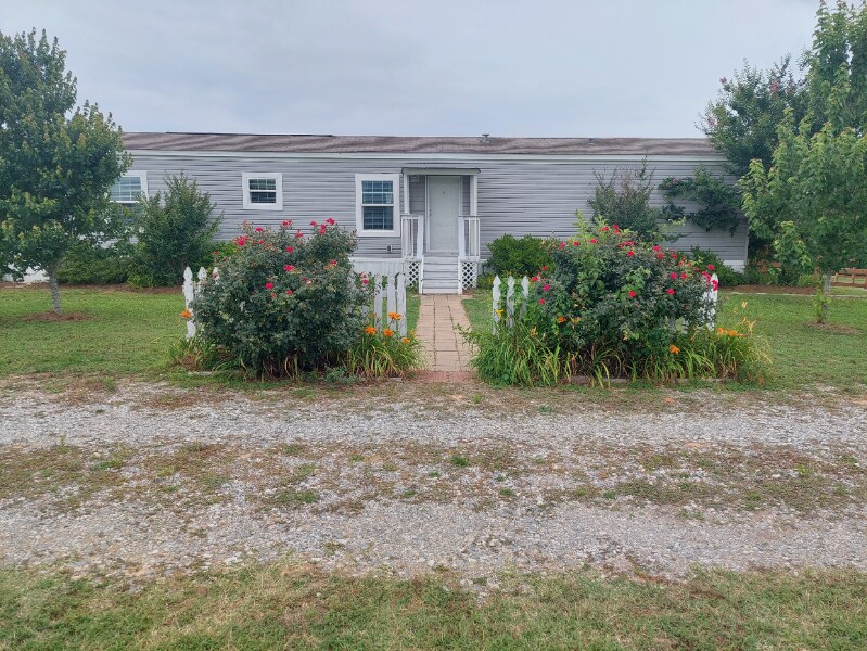 Foto principal - 745 Demoss Rd