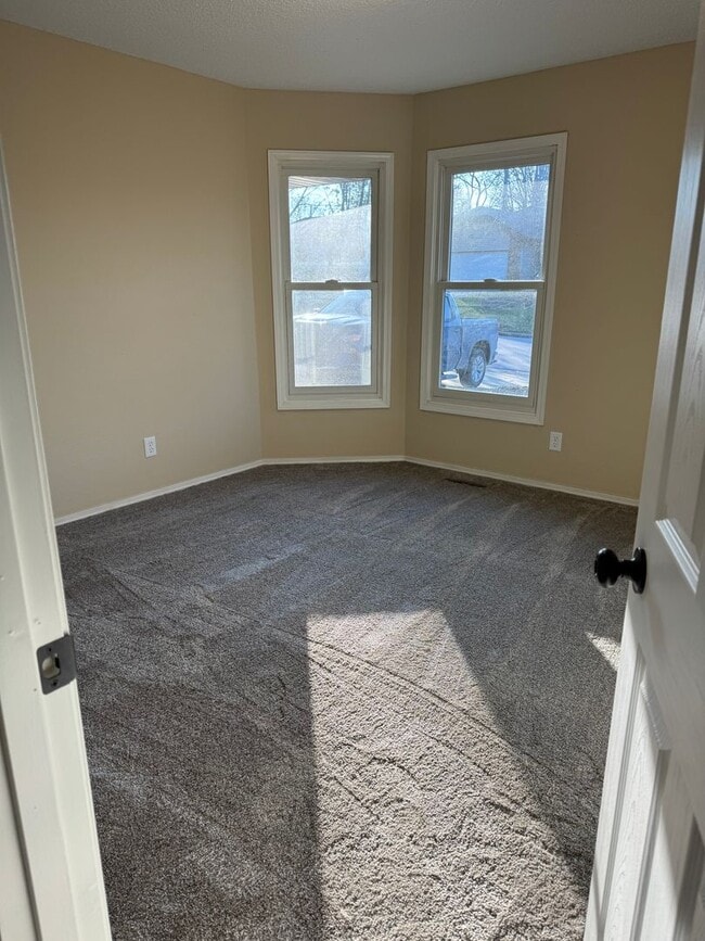 Foto del edificio - Lots of updates!  Southside 3 bedroom house