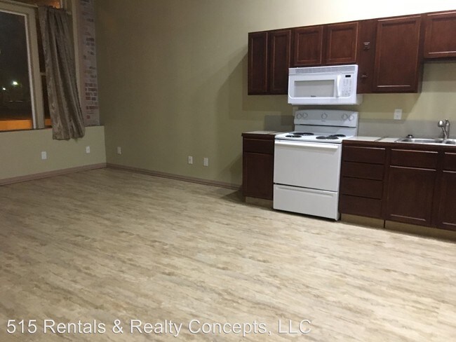 Building Photo - 16 1st Ave W