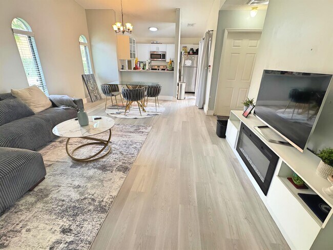 Foto del edificio - 8007 NW 71st Ct