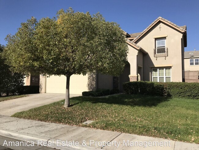 Foto del edificio - 3 br, 3 bath House - 22394 Witchhazel Ave