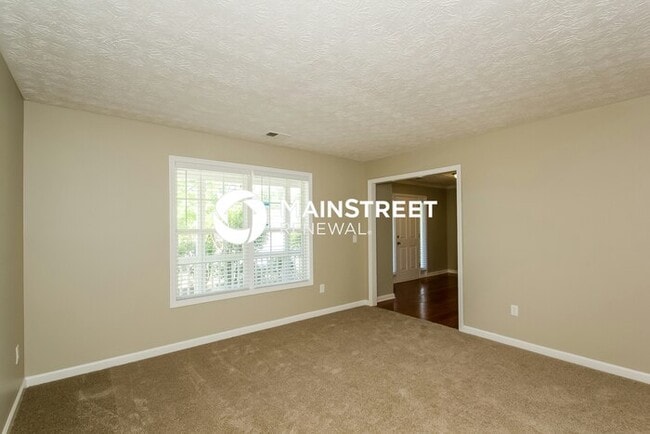 Building Photo - 2216 Swan Lake Ct