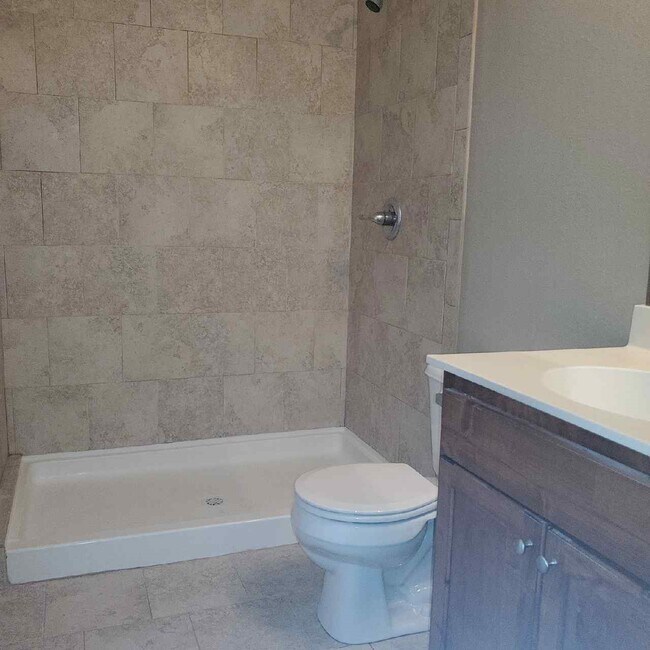 Building Photo - 524 W Gay St