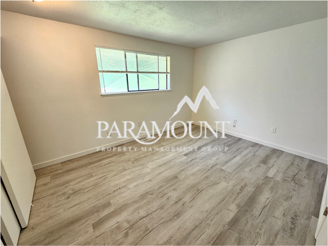 Foto del edificio - Remodeled 3 bedroom 2 Bathroom!