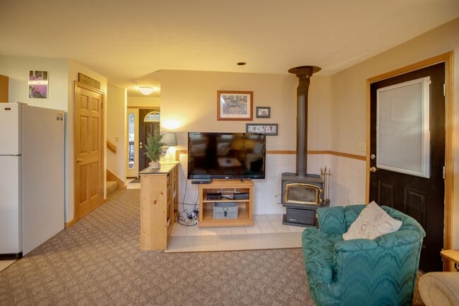 Building Photo - 4 Jack O'Lantern Dr