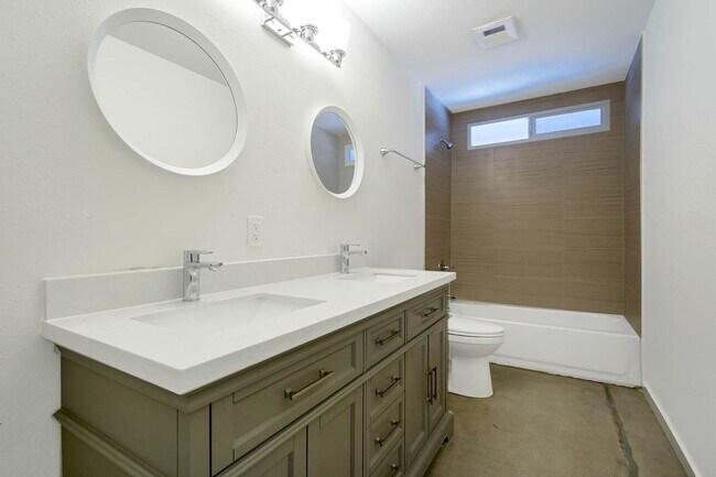 Foto del edificio - 5-Bedroom Tempe Home with Private Pool & Prime ASU Proximity