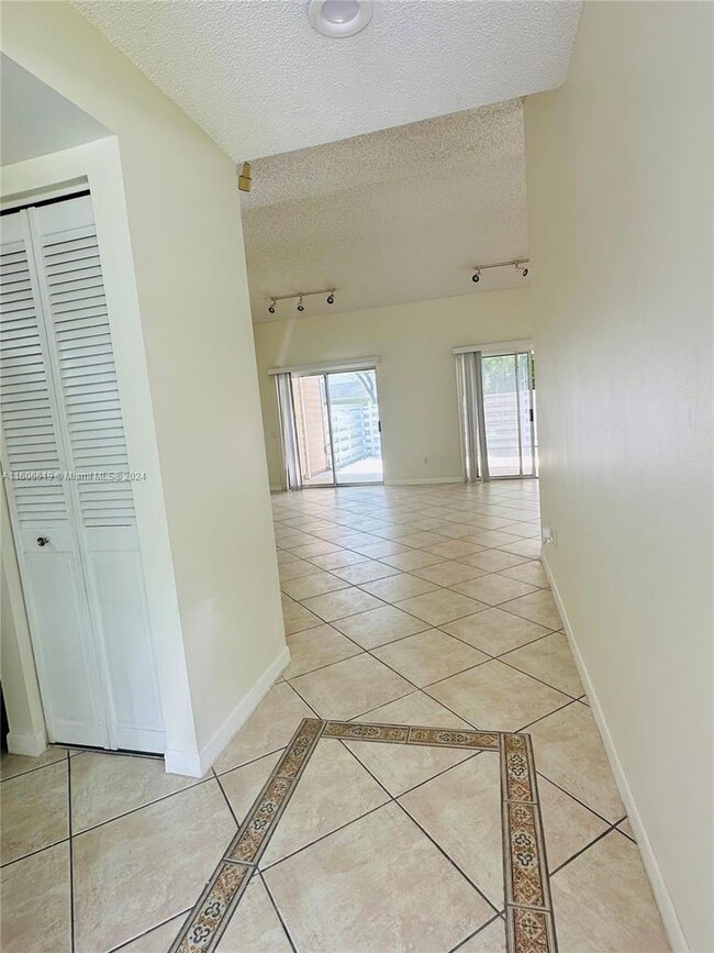 Building Photo - 14530 SW 142 Court Circle, Miami, FL 33186