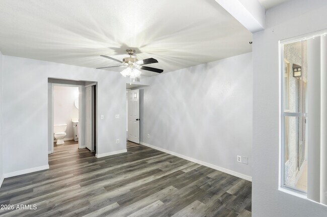 Foto del edificio - 1331 W Baseline Rd