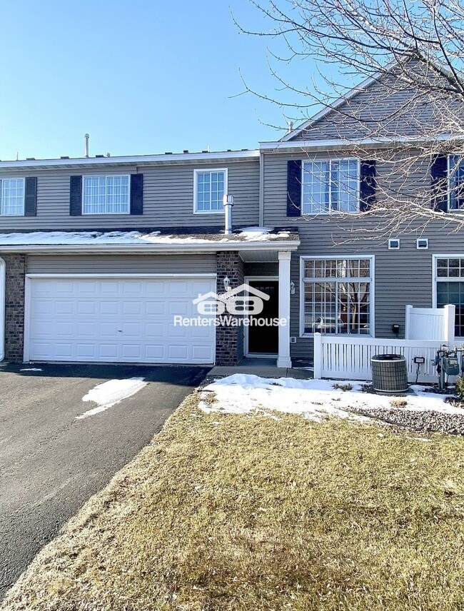 Building Photo - 9585 Queensland Ln N