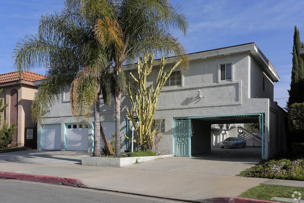 Building Photo - 14521 Rosecrans Ave