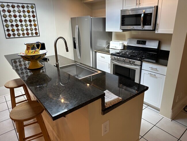 Foto del edificio - 3 W Hollister St