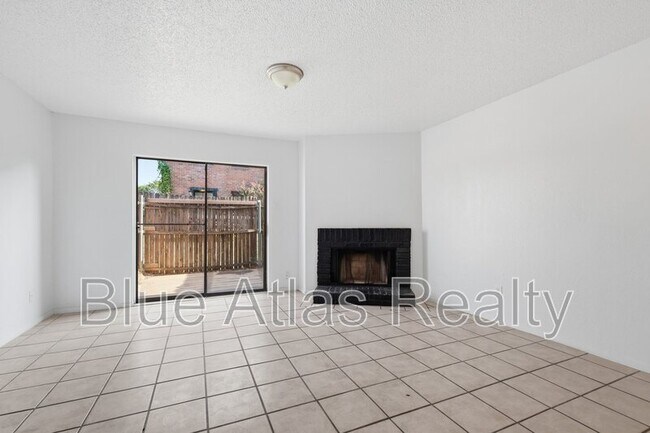 Foto del edificio - 8108 Foxfire Ln