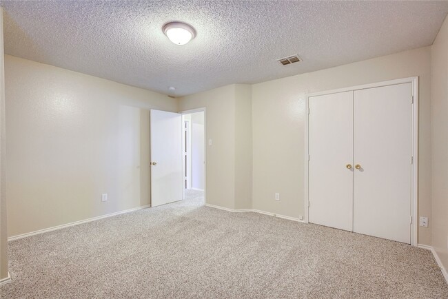 Foto del edificio - 1460 Stewart Dr