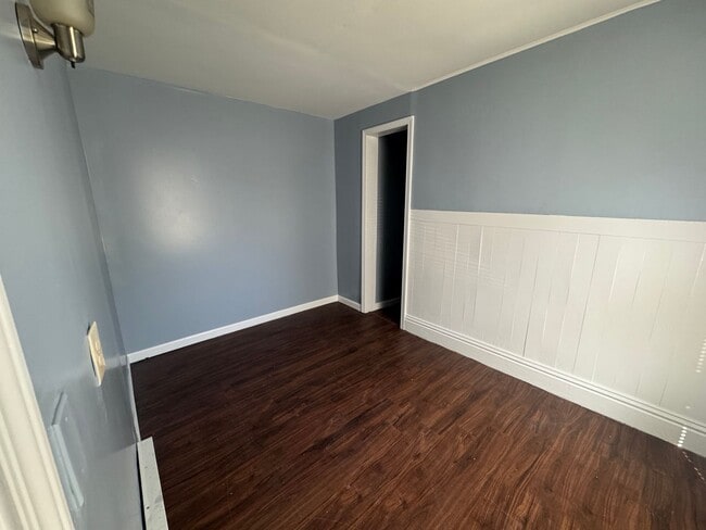 Building Photo - 120 N Main St