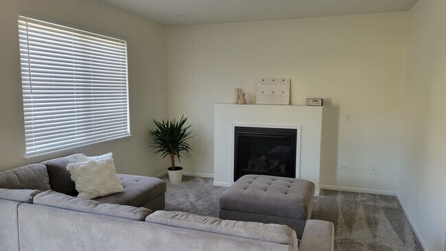 Foto del edificio - 1521 Saddle Ln