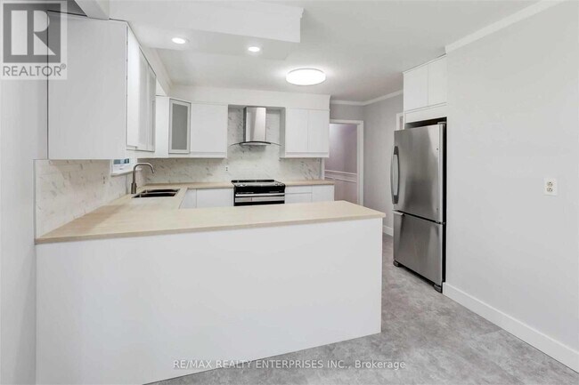 Building Photo - 1493 Birchwood Dr