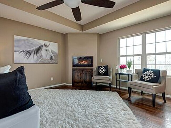 Foto del edificio - Luxury, Location, and Convenience.