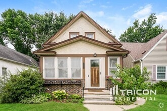 Building Photo - 2322 NE Stinson Pkwy