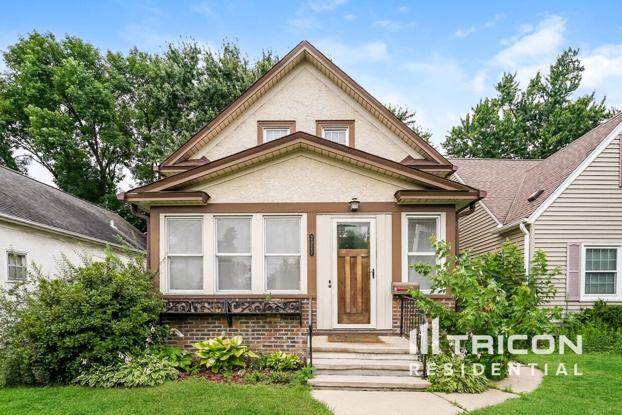 Foto principal - 2322 NE Stinson Pkwy