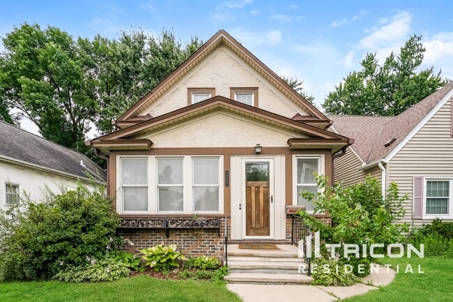 Building Photo - 2322 NE Stinson Pkwy