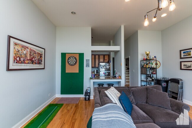 Foto del edificio - 1133 W Addison St