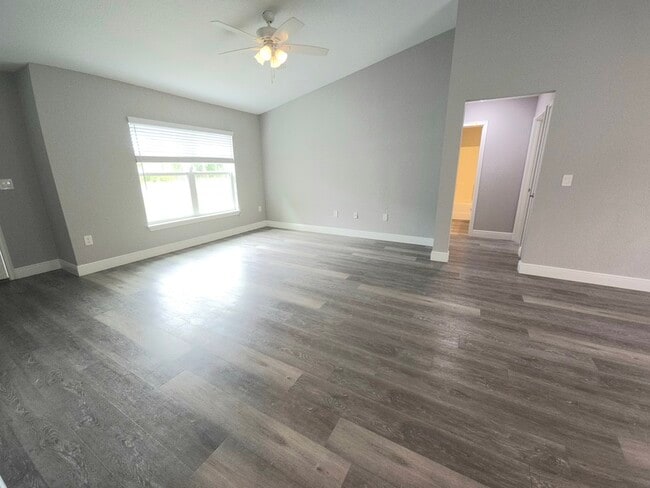 Building Photo - 7 Spruce Loop Way