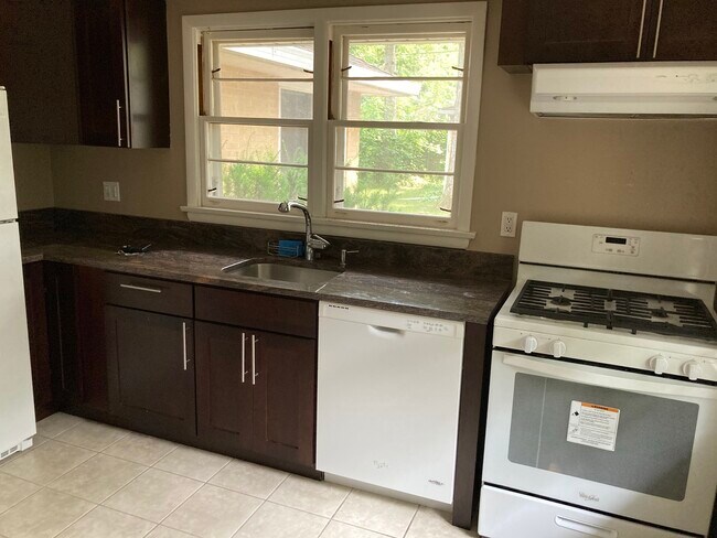 Foto del edificio - 755 Greenview Pl