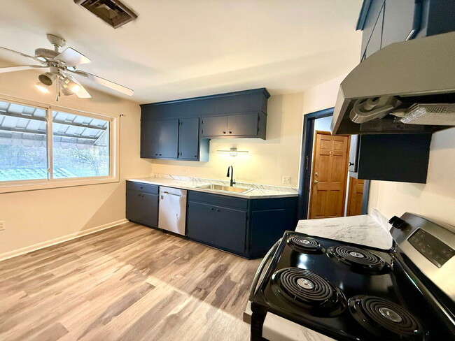 Foto del edificio - 33 Grandview Dr