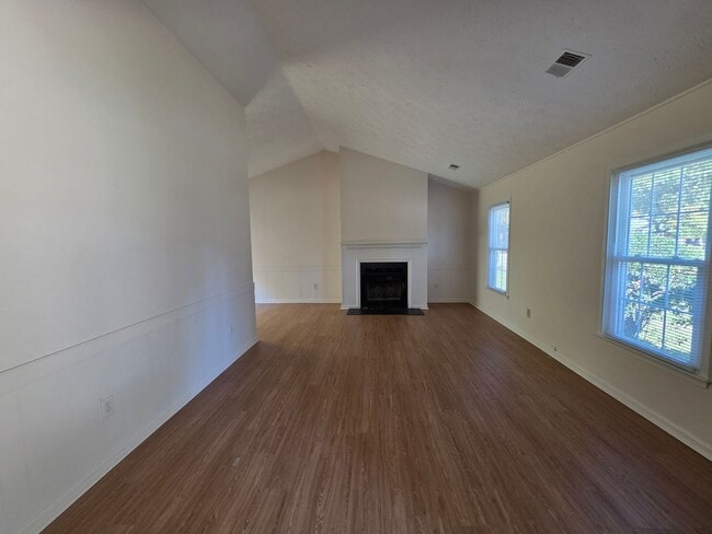 Foto del edificio - Move In Ready 3 Bedroom Ranch!